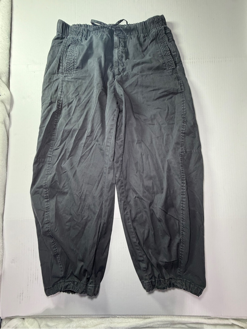 GAP Mid Rise Twill Easy Barrel Utility Pants out of stock